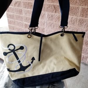 Easy Breezy Tote by thirty-one